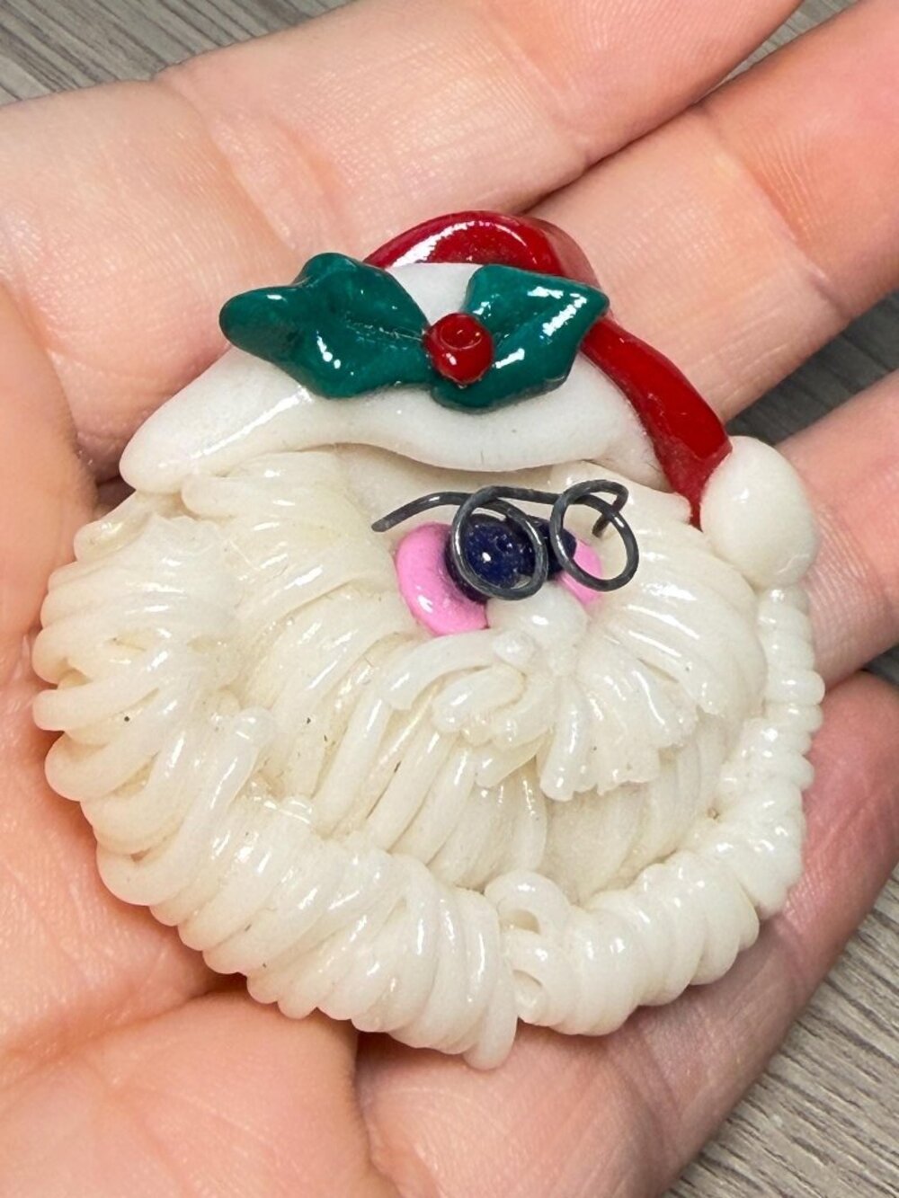 Vintage Santa Claus Brooch Handmade Spaghetti Beard Resin Clay Pin - Picture 3 of 8